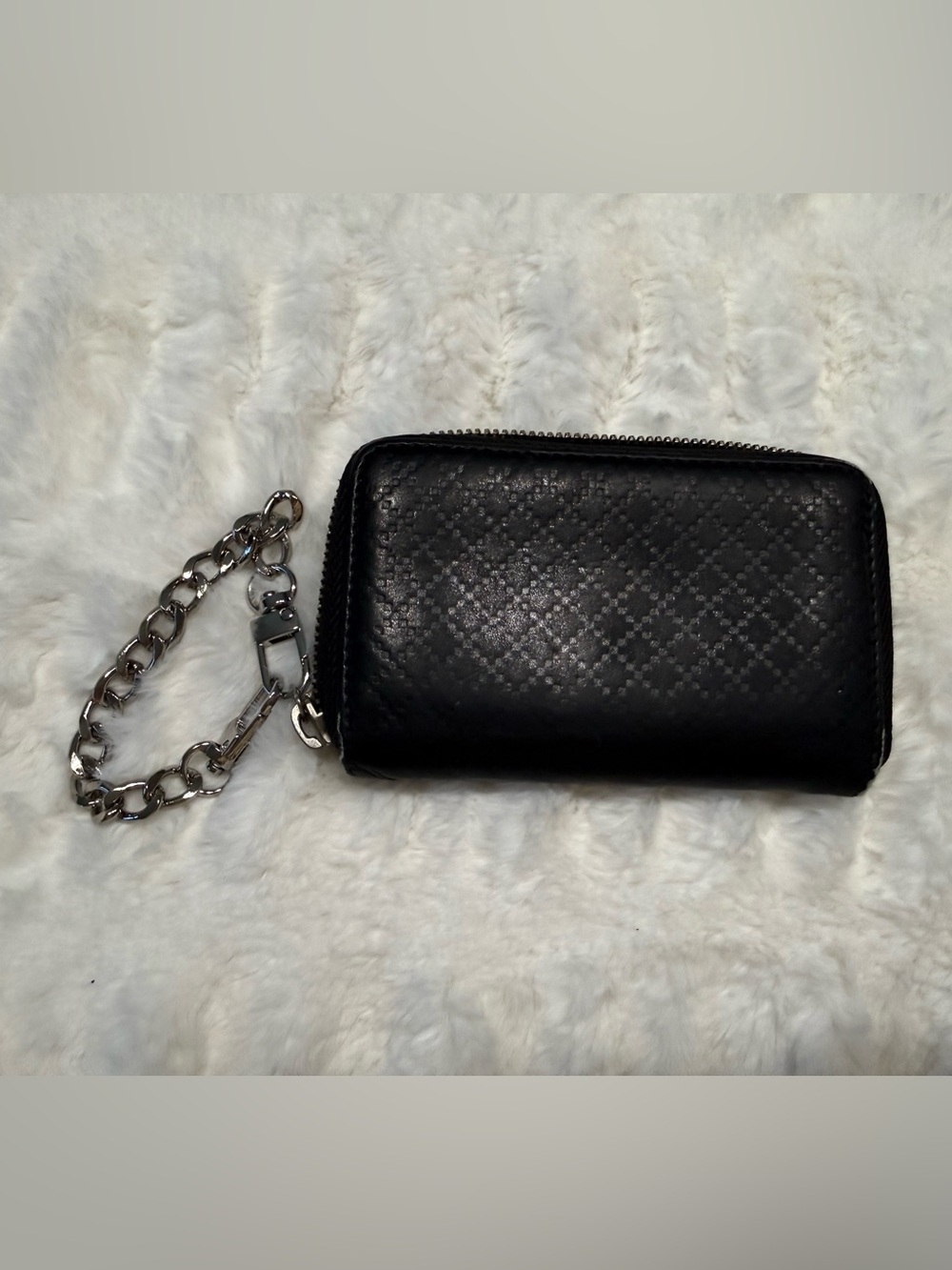 Gucci Black Embossed Leather Zip Around card holder authentic